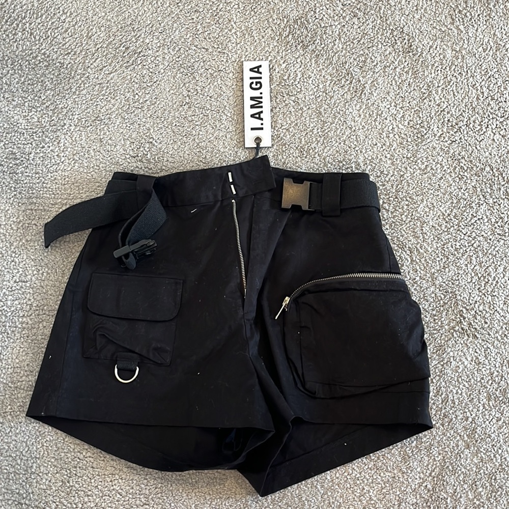 I AM GIA Cargo shorts NEVER WORN